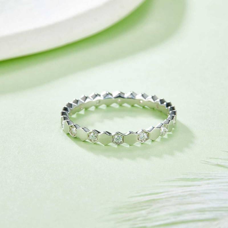 Honeycomb S925 Silver Plated Platinum Moissanite 20 Points D-Grade